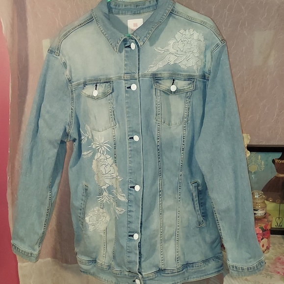 Gorgeous Lularoe Jean Jacket plus size 3X like new!